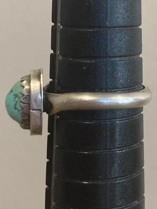 Silver Tone Sawtooth Bezel with Turquoise Colored Stone Ring Approx 5.5 Size - Picture 11 of 14